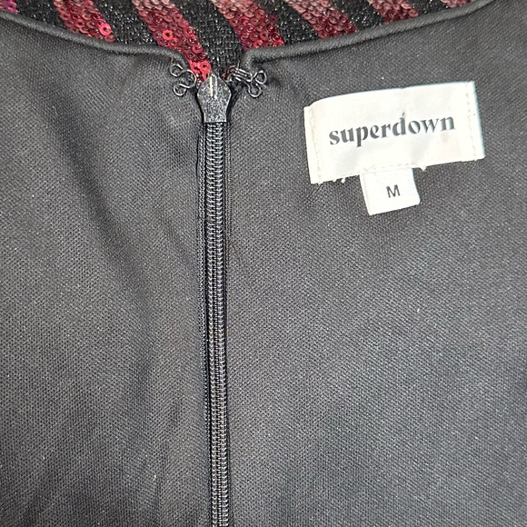 NWT SUPERDOWN Kim Deep V Mini Dress in Black & Red Sequined BODYCON Size Med - Picture 13 of 15